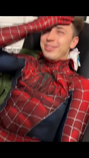 Человек паук: нет пути в дверной косяк (2026) 🫠

#морозовы #юмор #memes #spiderman #haha