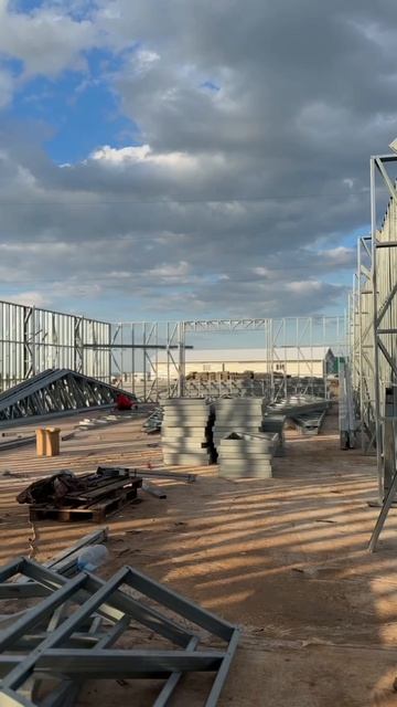 Наши партнёры возводят ангар площадью 600 м² в Казани за считанные дни смотреть онлайн
