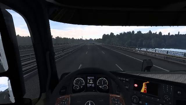 Дальнобой по Европе: Вечер, кабина, покой 🚛🌆🧘 смотреть онлайн