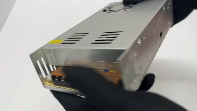 Преобразователь напряжения (инвертор) 220-12v 30А смотреть онлайн