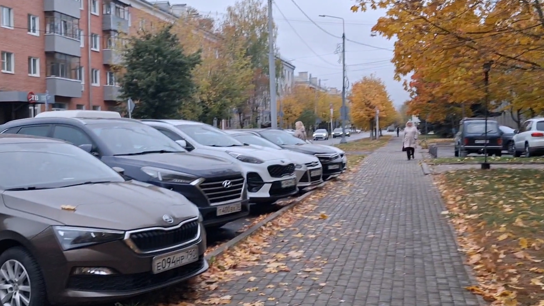Бегаю по городу, в поисках лучшего... смотреть онлайн