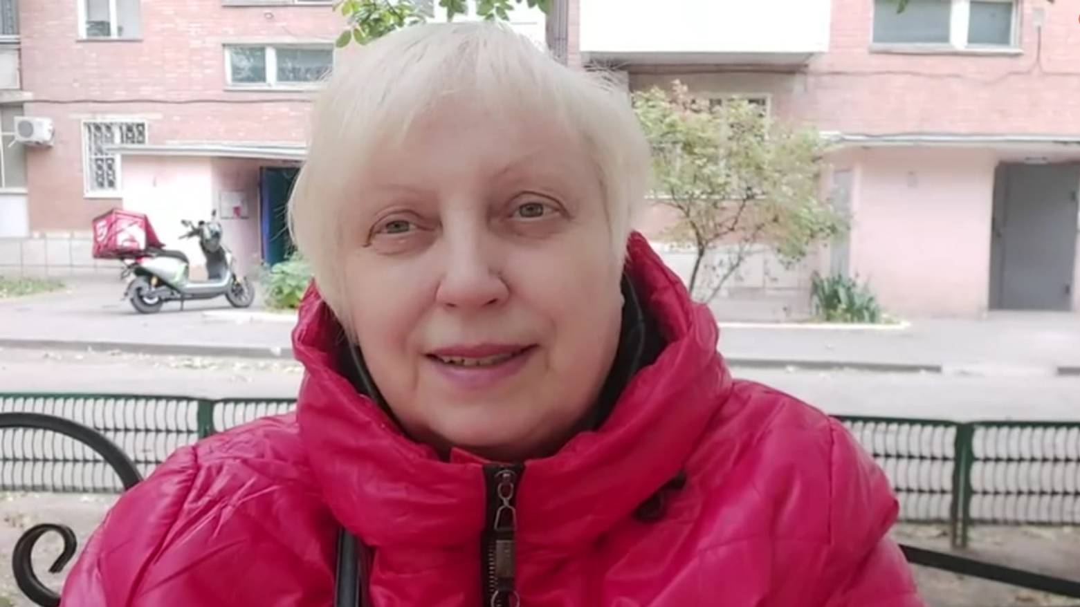 И ПРОГУЛЯЛАСЬ, И ПОВЯЗАЛА,И С ВАМИ ПООБЩАЛАСЬ смотреть онлайн