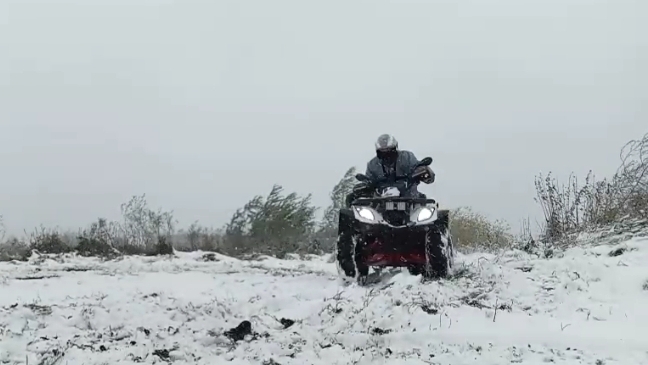 Катаем по снежку на квадрике