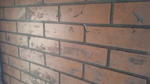 Декоративная штукатурка под кирпич из плиточного клея. Имитация кирпича.