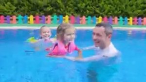 Приключение с мороженым: сюрприз на пляже