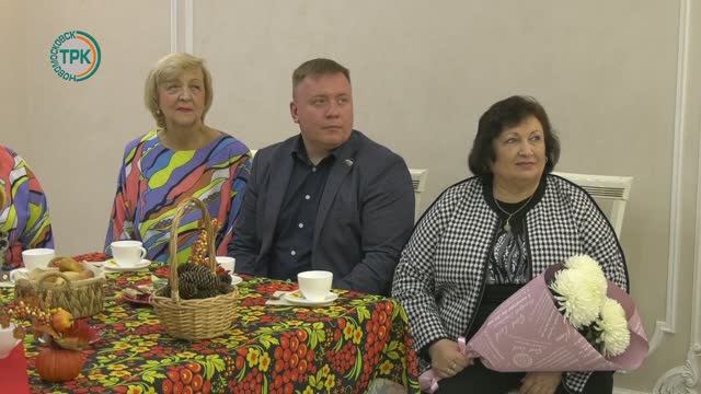 В ЗАГСЕ чествовали вокальный коллектив «Возрождение» смотреть онлайн