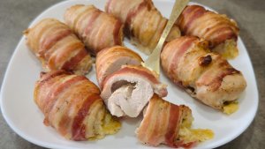 Куриные рулетики в беконе в духовке / Готовлю куриные рулетики из куриной грудки в беконе с сыром