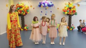 🍂 Сценка «Осенняя мода» в детском саду — Модный показ для малышей!