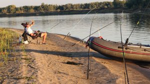 Приключения на диком острове! Рыбалка осенью на Волге.