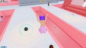 ПОКАЗ МОД, НО МЫ МОЖЕМ ВЗЯТЬ ТОЛЬКО ДВЕ ВЕЩИ! Roblox Catwalk Show