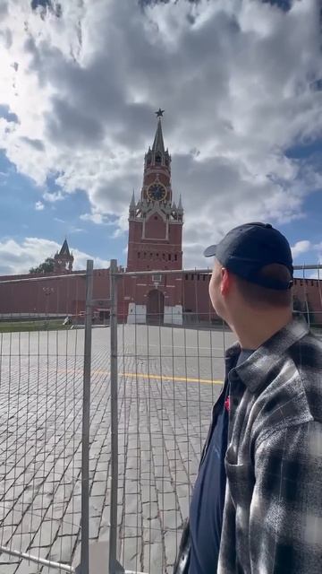 Я в Москве на Красной Площади около Кремля! смотреть онлайн