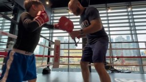 Скорость МОЛНИИ! ⚡ 6-летний ПЕТЯ и папа отрабатывают удары на ракетках!