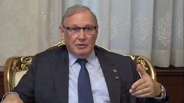 Молдову заталкивают в ту же конфронтационную логику, по которой пошла Украина - Озеров. смотреть онлайн