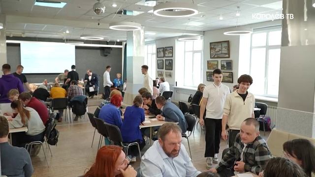 Что? Где? Когда?: королевские команды сразились в интеллектуальной викторине смотреть онлайн