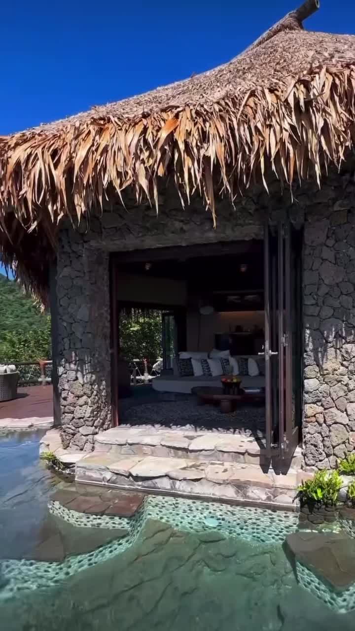 Фиджи - это архипелаг с белоснежными пляжами, высокими пальмами и уникальными коралловыми рифами.... смотреть онлайн