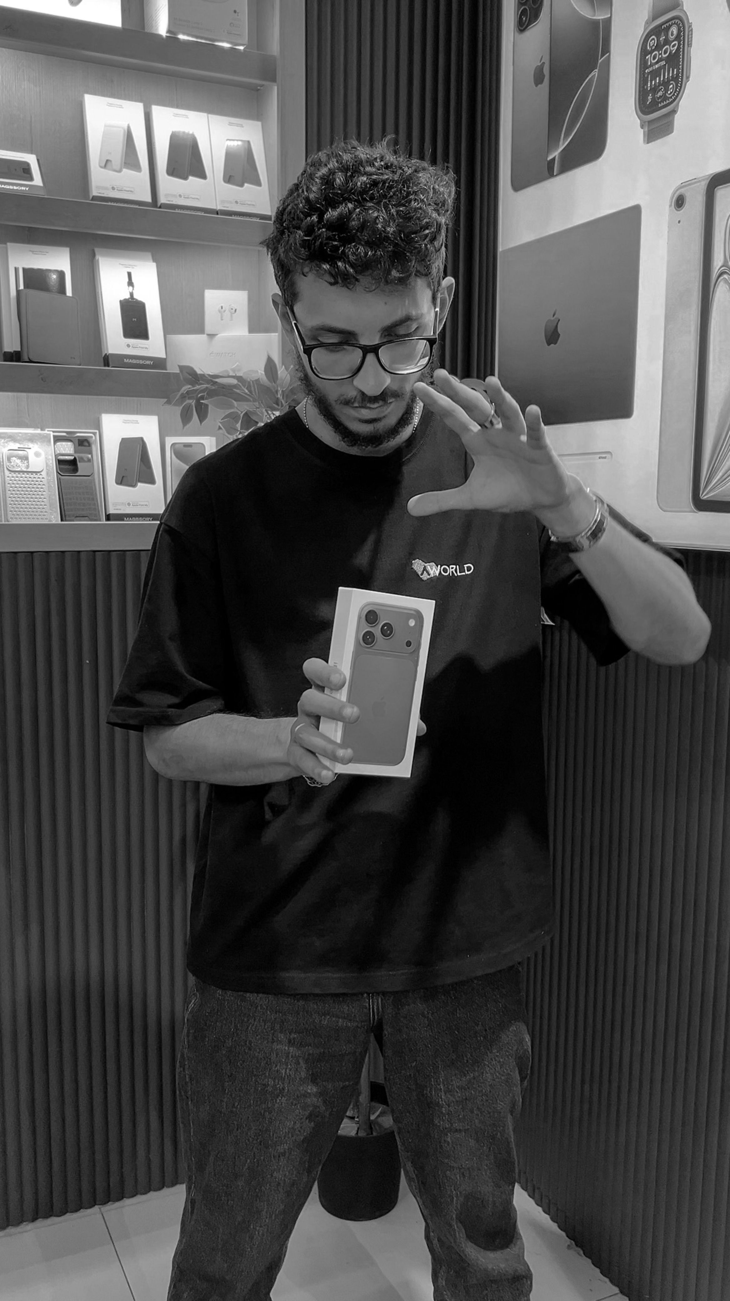 Какого цвета iPhone🤔