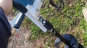 Бурение грунта под столбы миксером Фиолент