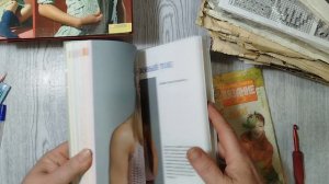 Пересматриваю свои книги и журналы по вязанию 🧶🧶