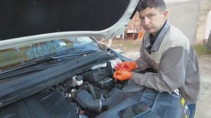 Kia Carnival IV 2.2 CRDi Замена топливного фильтра Развоздушить систему Прокачать воздух Инструкция