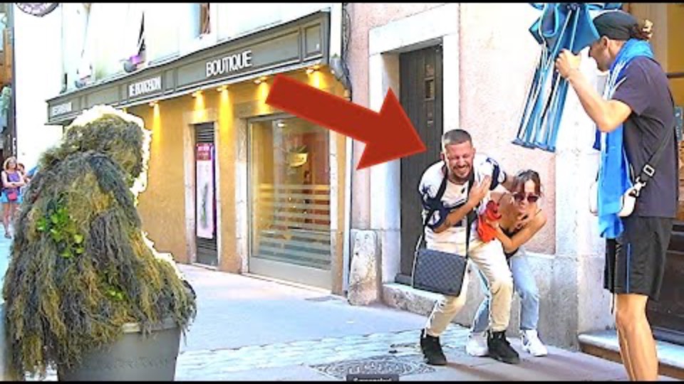 BUSHMAN TURNS YOUNG COUPLES HAVING A SPA NIGHT INTO A NIGHTMARE. SO FUNNY#tiktok смотреть онлайн