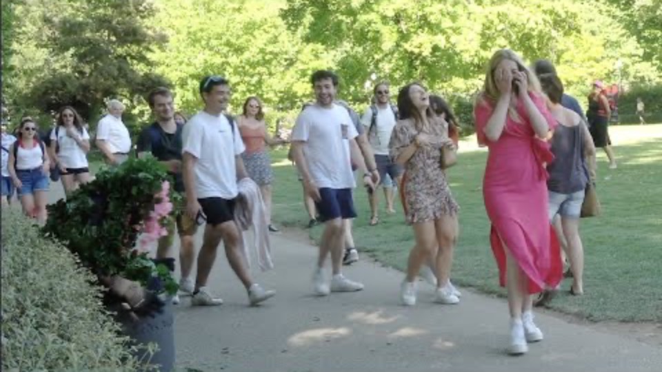 BUSHMAN SCARES BEAUTIFUL FRENCH GIRLS ON THE BEACHSIDE, ABSOLUTELY HILARIOUS.(MUST WATCH) смотреть онлайн