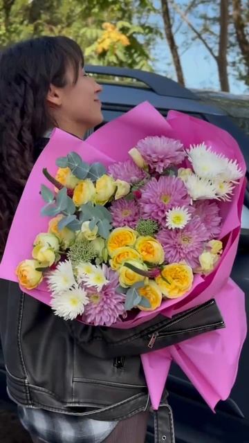 Этот букет — настоящий цветочный шепот, который говорит: «Я думаю о тебе»