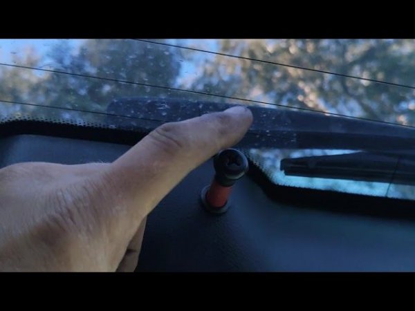 Кайрон.Открытие двери багажника изнутри.