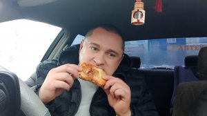 мукбанг/обжорыч/перекус в машине БЕЛЯШ И САМСА с курицей/