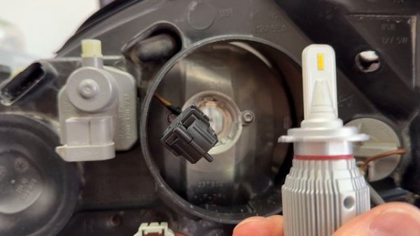 Установка ламп H7 J2 c переходниками P3 P4 P5