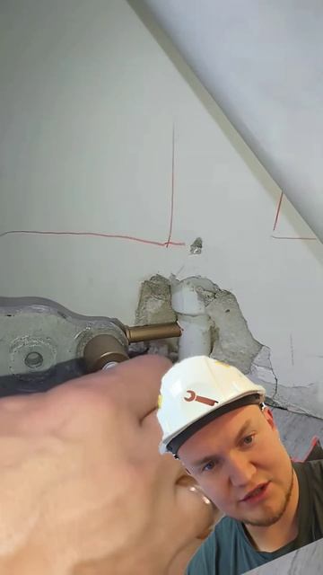 Просверлил трубу в стене РЕМОНТ ЗА 60 СЕК! смотреть онлайн