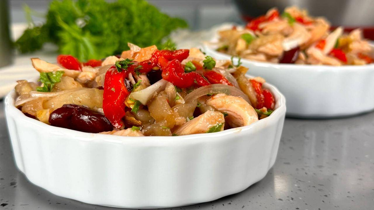 Такой салат съедят за минуту! САЛАТ "Ацицели", такой вкусный и простой в приготовлении! смотреть онлайн