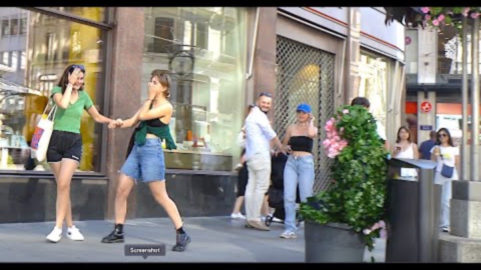 BUSHMAN SCARED EVERYONE ON THE STREET IN FRANCE. EPIC BUSHMAN PRANK смотреть онлайн