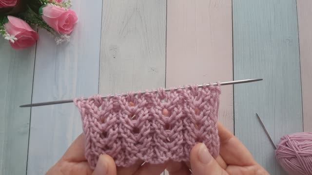 Шикарный объемный узор для шапок.. смотреть онлайн