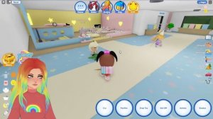 ОПЯТЬ ПЛАЧУ ИЗ-ЗА ССОР РЕБЯТ, БИТВА ЗА СКИН! ОБНОВА В Roblox Twilight Daycare