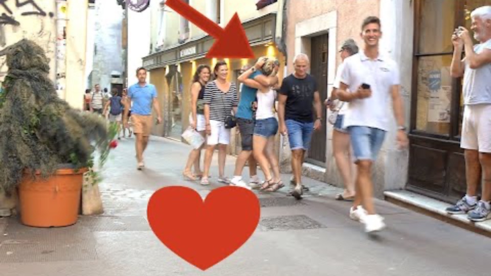 BUSHMAN PRANK SCARES COUPLE AND THIS HAPPENED смотреть онлайн