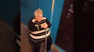 Лариса его бадиком ,не ненадо