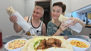Мукбанг что с МАШИНОЙ?! Ночной ОБЖОР! ГОРА шашлыка, люля кебаб, ШАУРМА! Где ШАШЛЫК вкуснее? Ужин