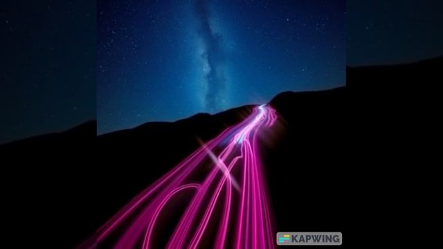 Мощная лазерная установка показывает красивые текстуры на горе.