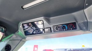 Сельскохозяйственный трактор ДСТ-УРАЛ FT-7  Обзор кабины