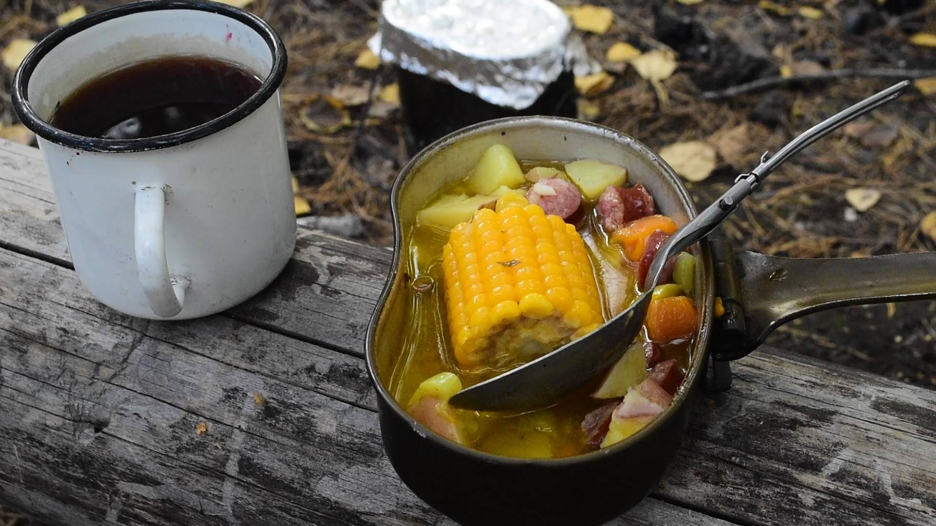 Приготовление обеда в тайге