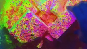 Неоновый бум