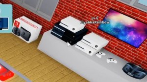 ИЩУ ЛАНУ У СЕБЯ ДОМА! Roblox Hide and Seek Transform