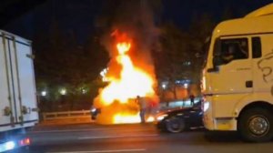 У автоблогера Эрика Давидыча сгорел тюнингованный Москвич 3.