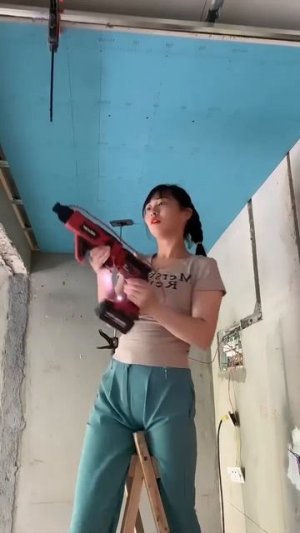 Какая же она молодец.