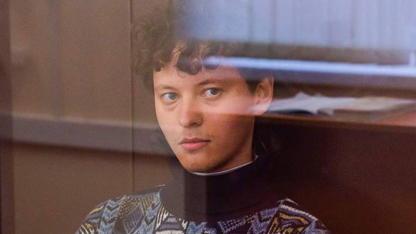 Суд оставил певца Шарлота в колонии-поселении