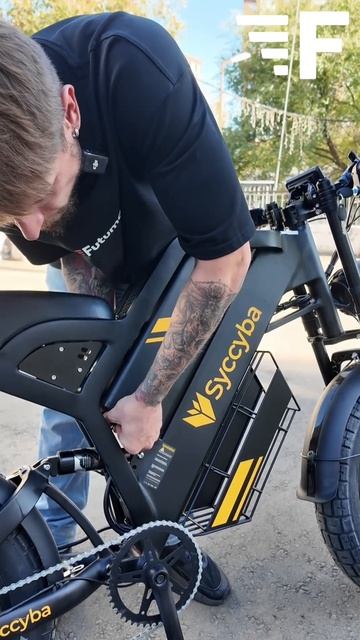 Syccyba GT20 MAX  - как вынуть аккумулятор