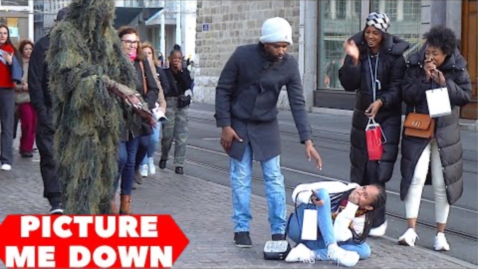 BUSHMAN SCARING VIDEO, HILARIOUS (YOU WILL WATCH IT AGAIN AND AGAIN, TRUST ME ) смотреть онлайн