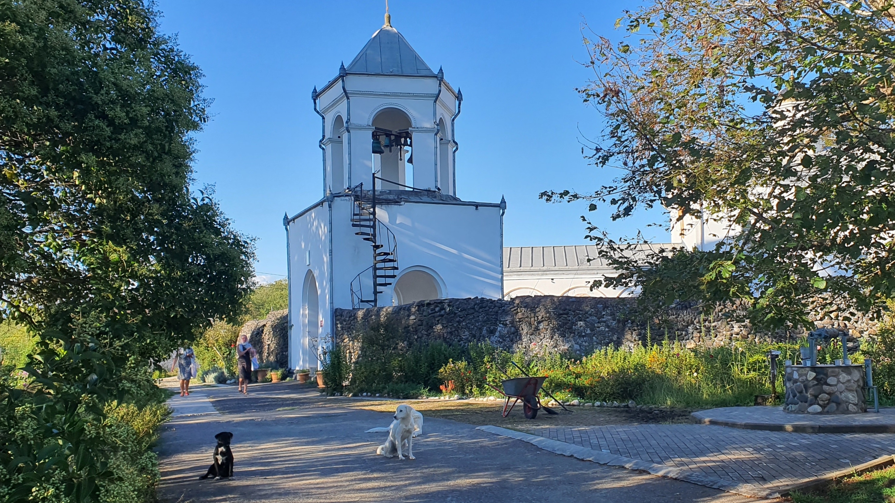 Илорский храм (Церковь Святого Георгия Победоносца) старинный действующий храм в селе Илори Абхазия смотреть онлайн