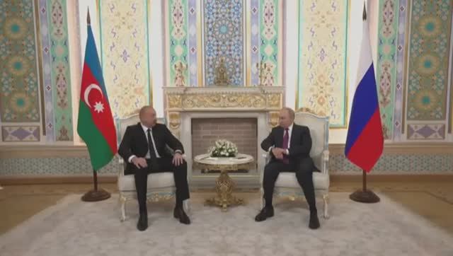 Путин на встрече с Алиевым назвал причины авиакатастрофы самолета AZAL смотреть онлайн