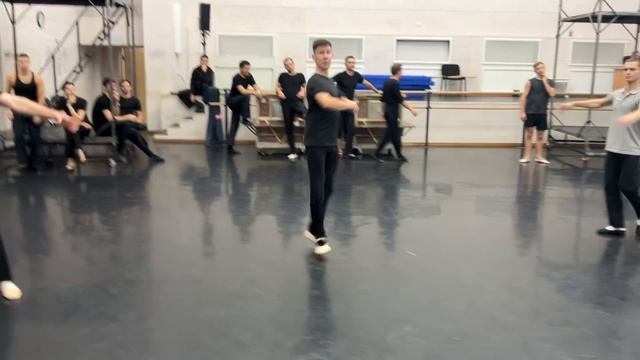 ВРАЩЕНИЯ ПЕРВЫЕ смотреть онлайн